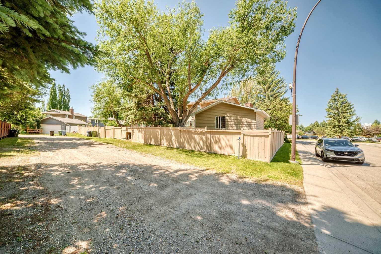 316 Parkland Way SE