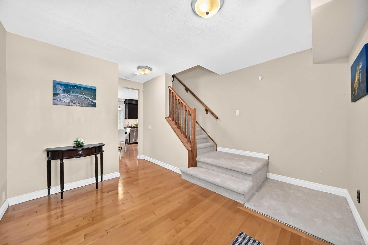 316 Parkland Way SE