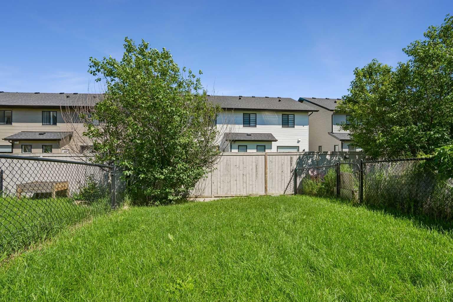 549 Hillcrest Road SW