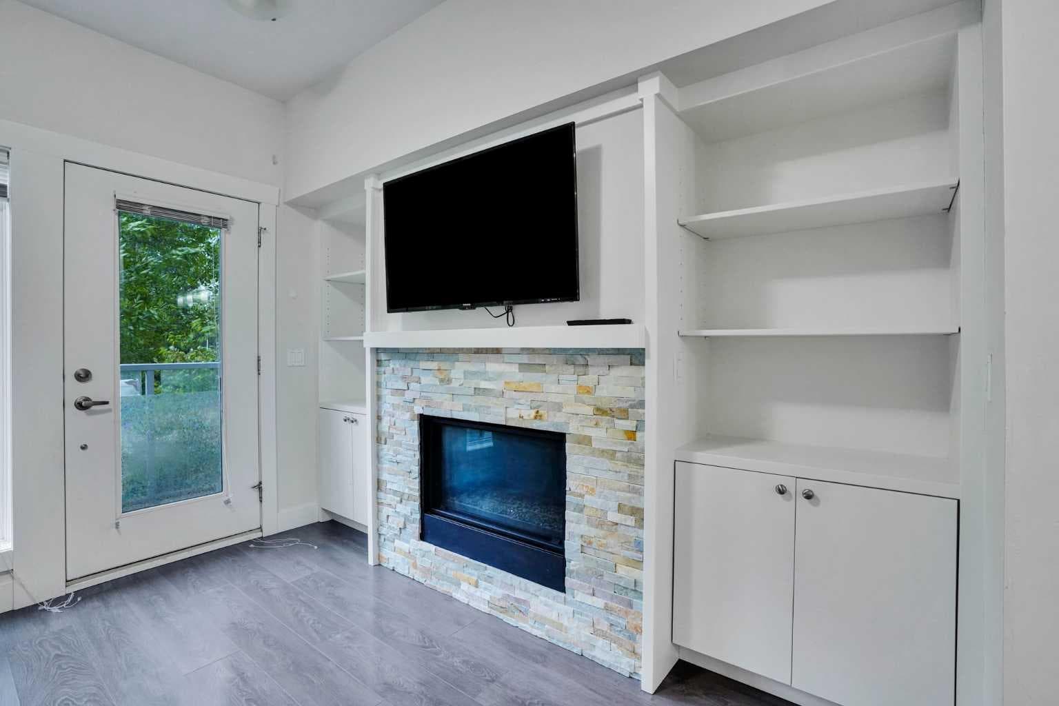 207, 20 Brentwood Common NW