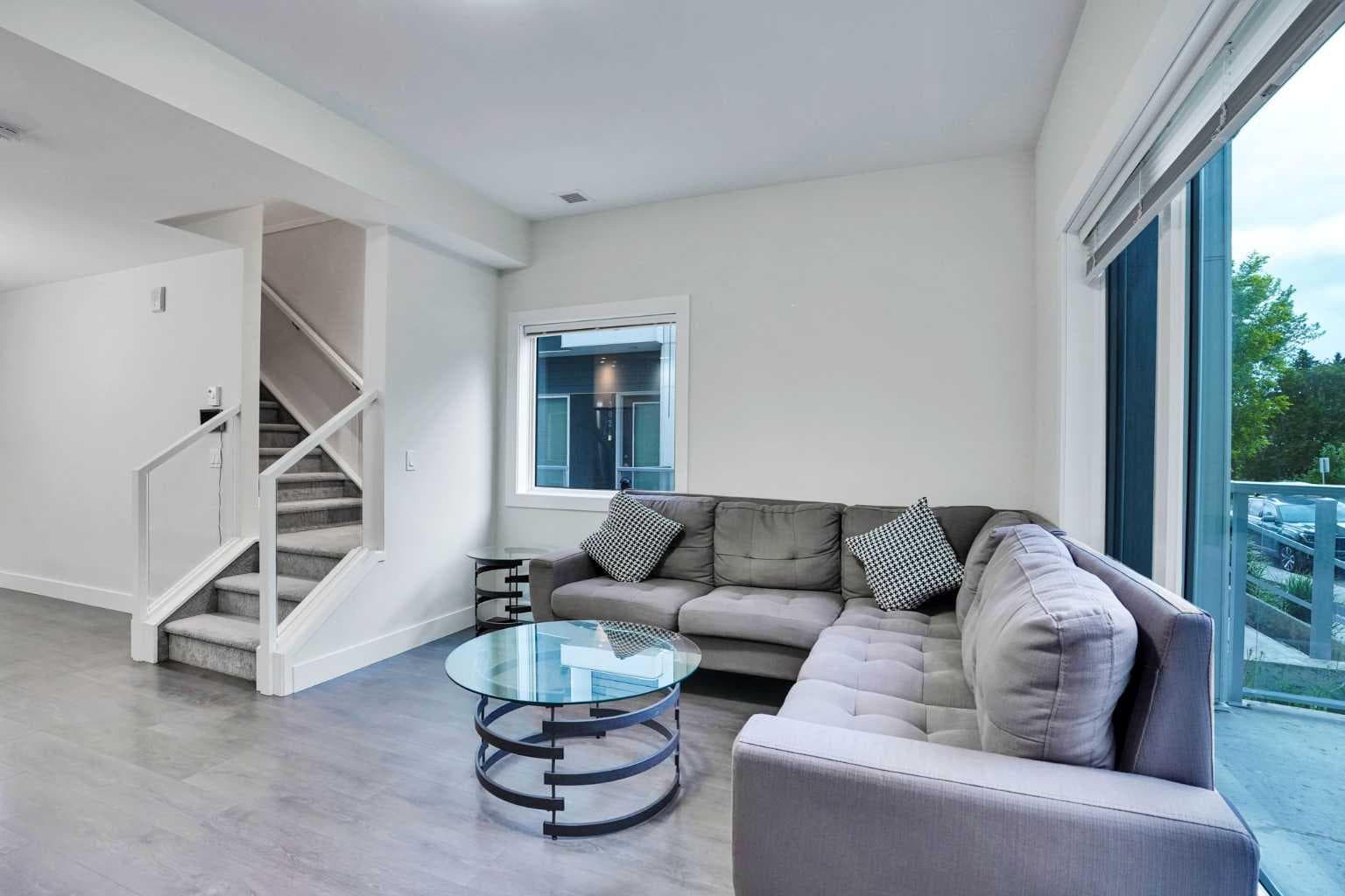 207, 20 Brentwood Common NW