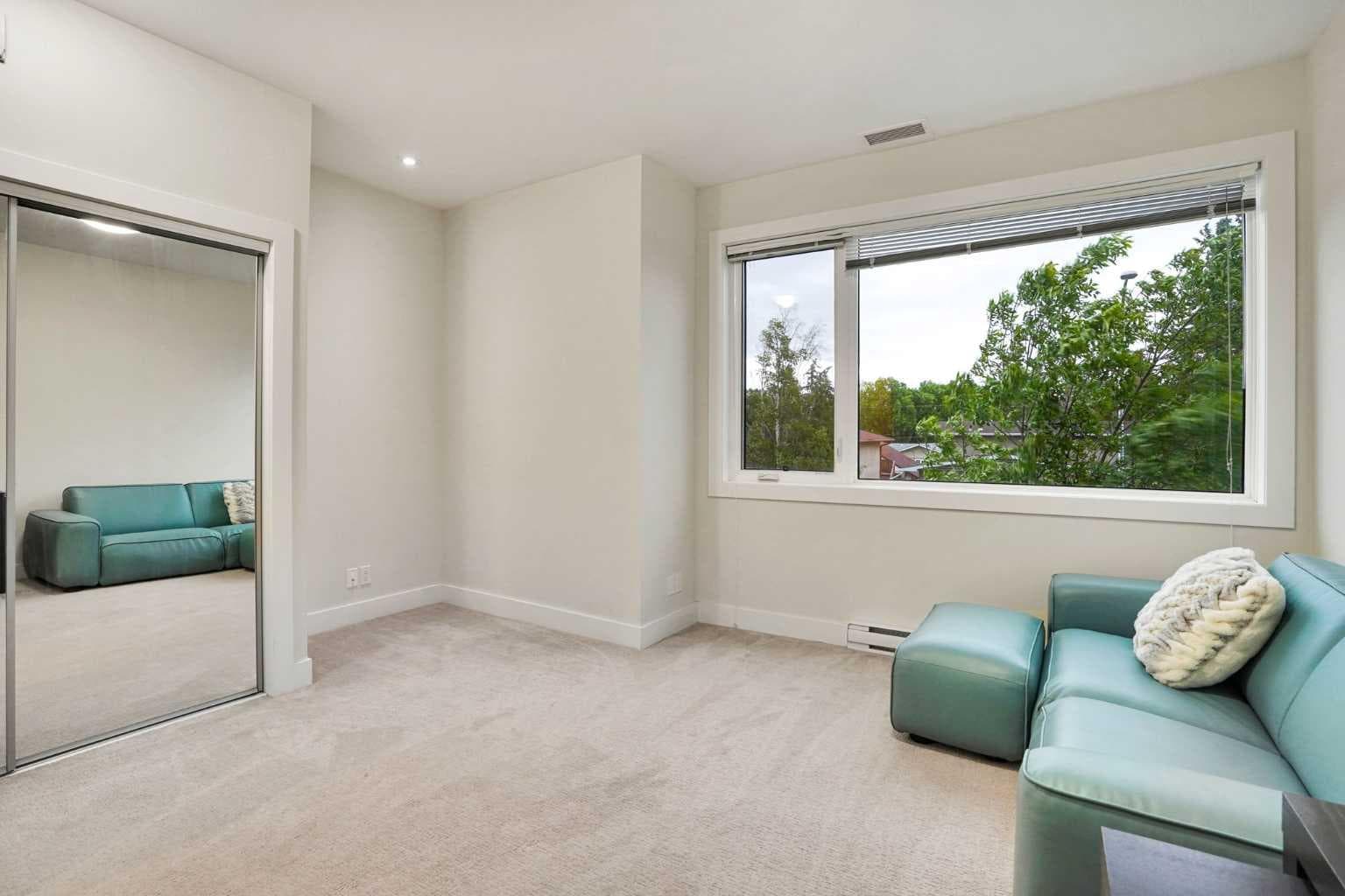 207, 20 Brentwood Common NW