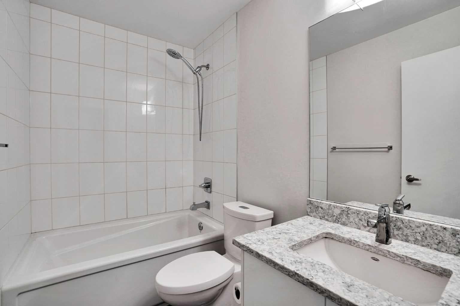 207, 20 Brentwood Common NW