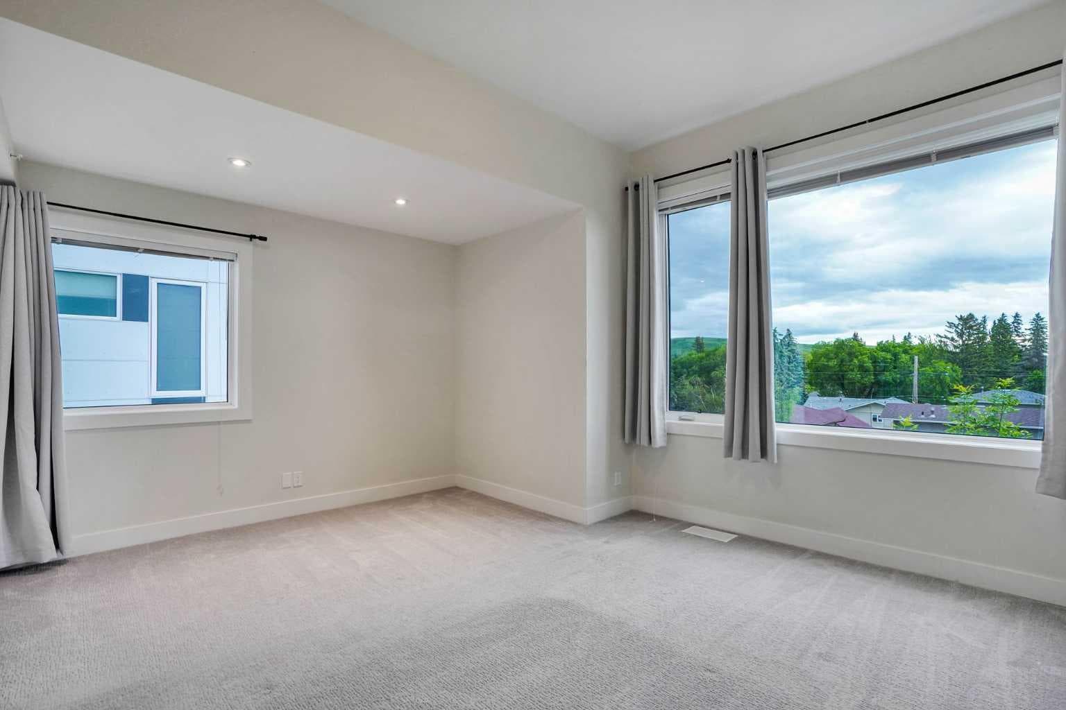 207, 20 Brentwood Common NW