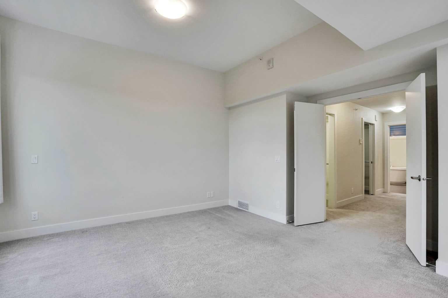 207, 20 Brentwood Common NW