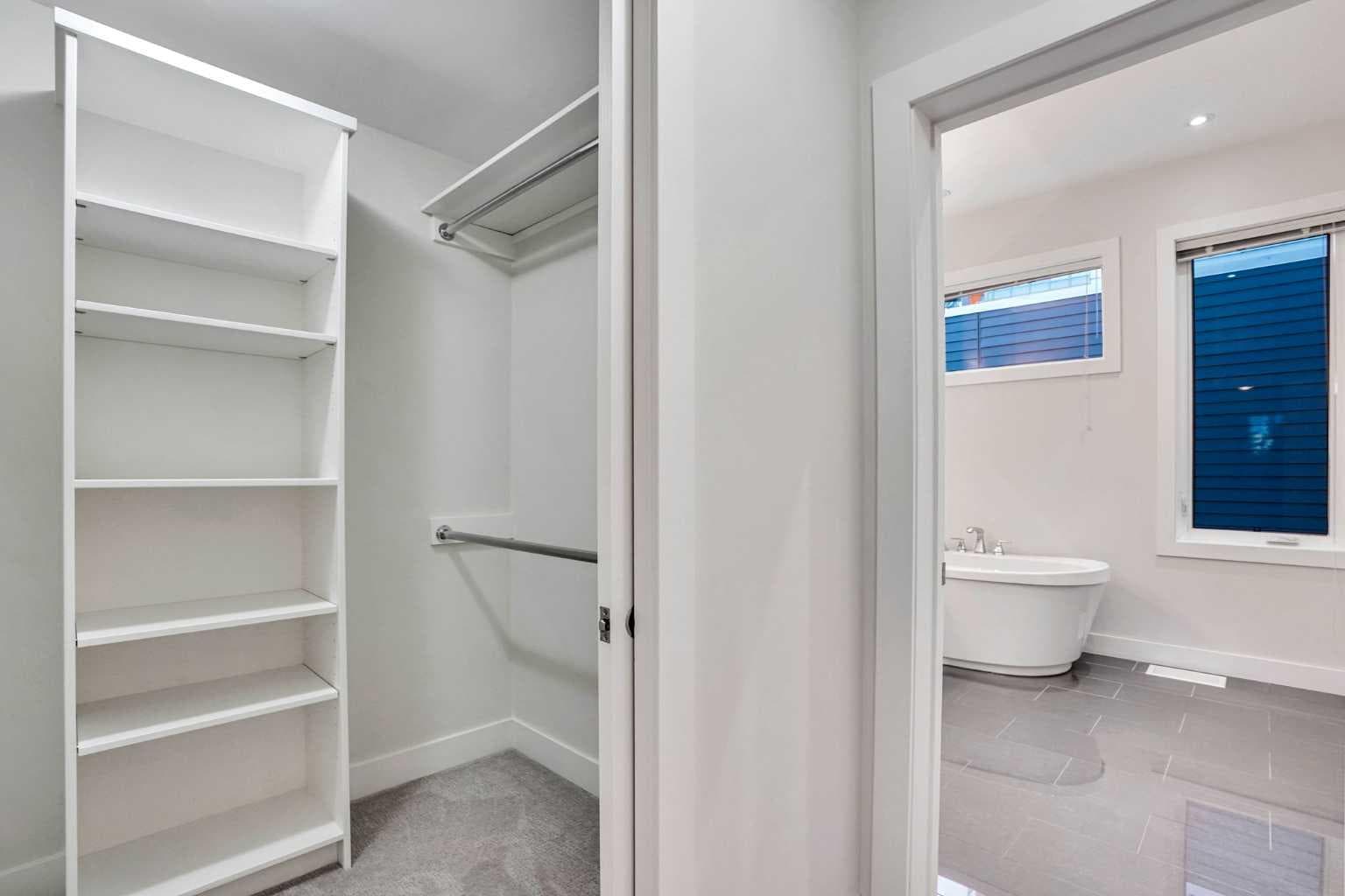 207, 20 Brentwood Common NW