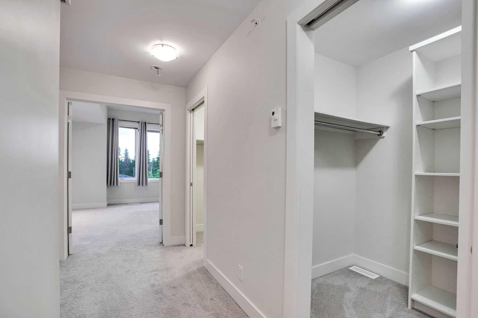 207, 20 Brentwood Common NW