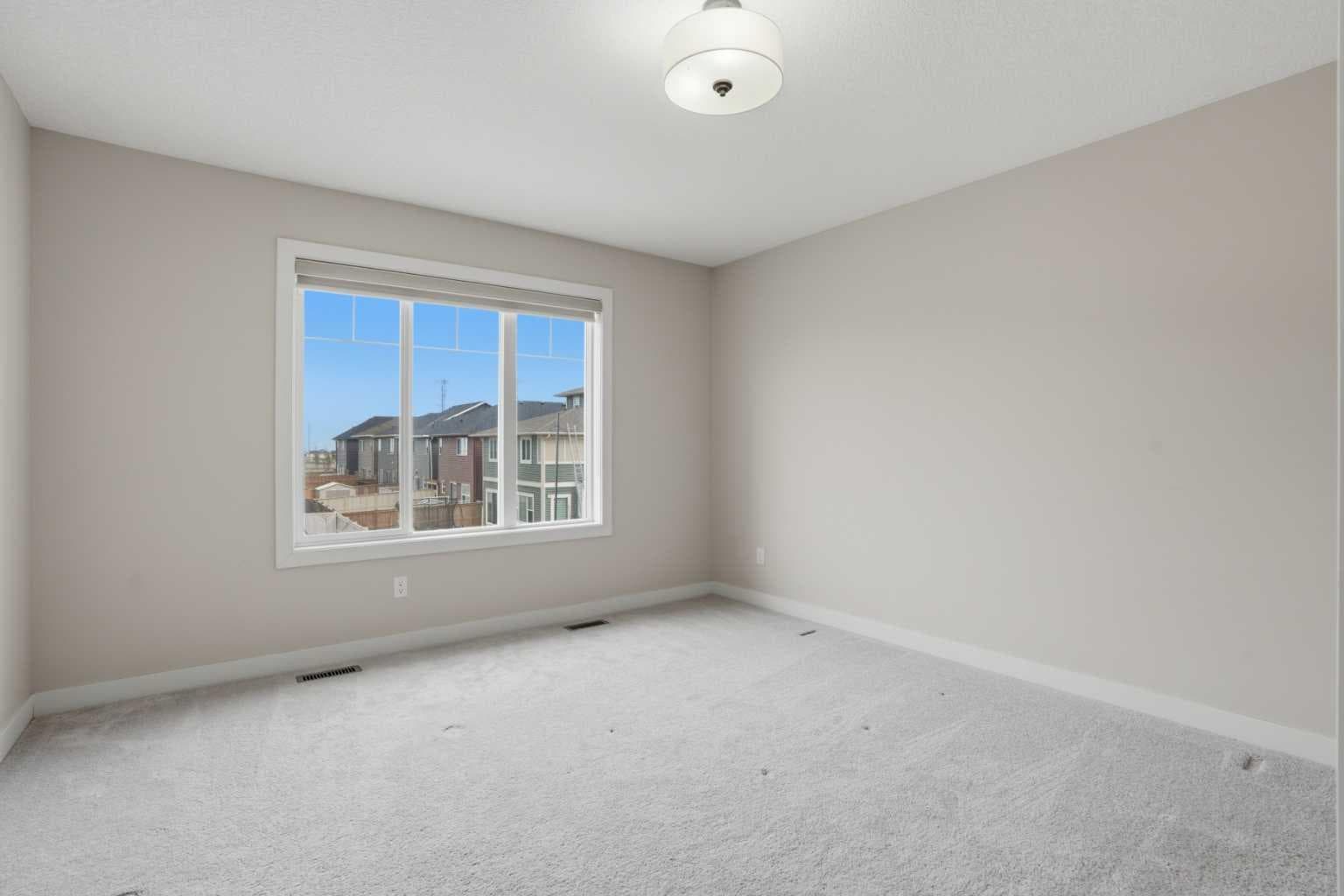 93 Saddlestone Place NE