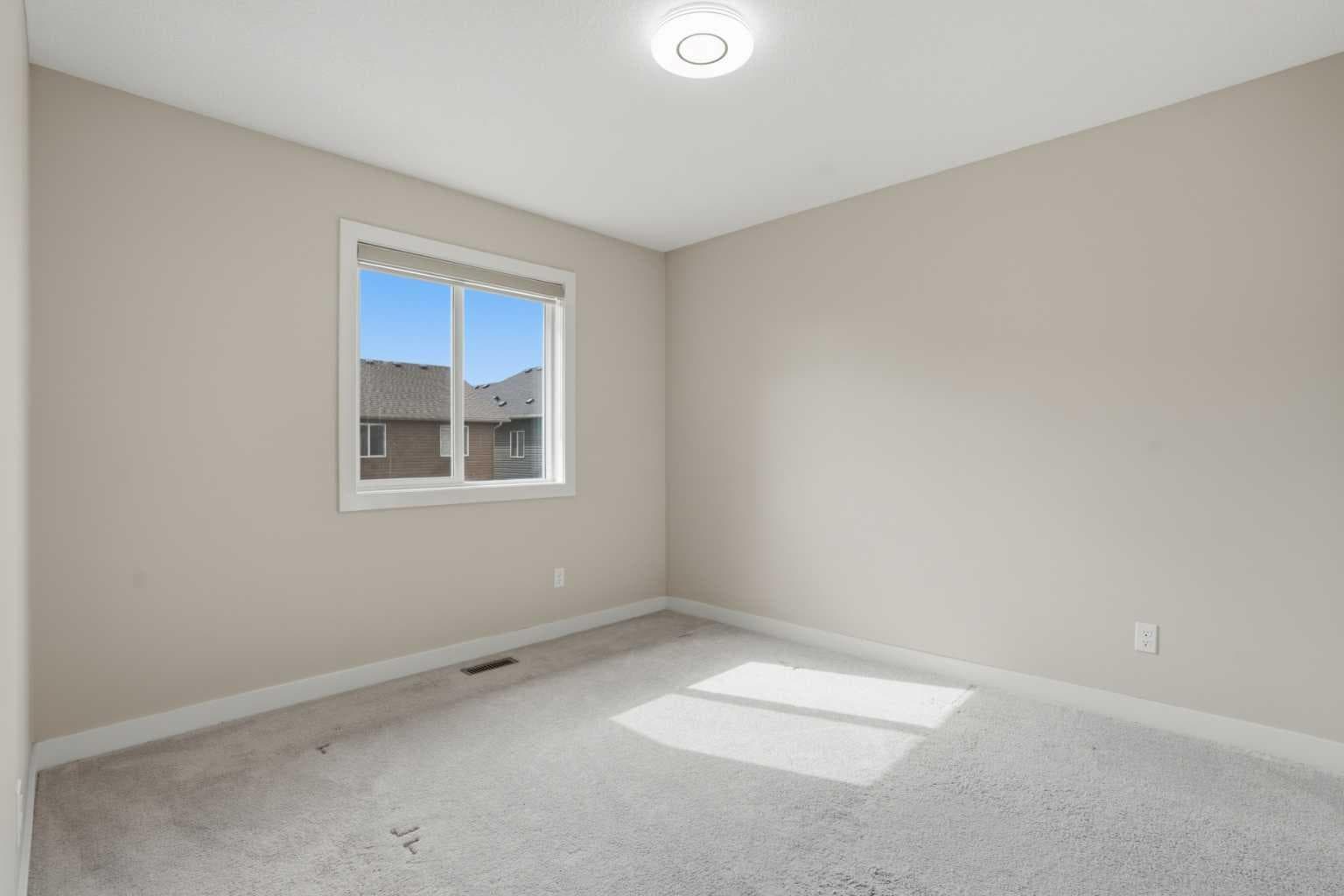 93 Saddlestone Place NE