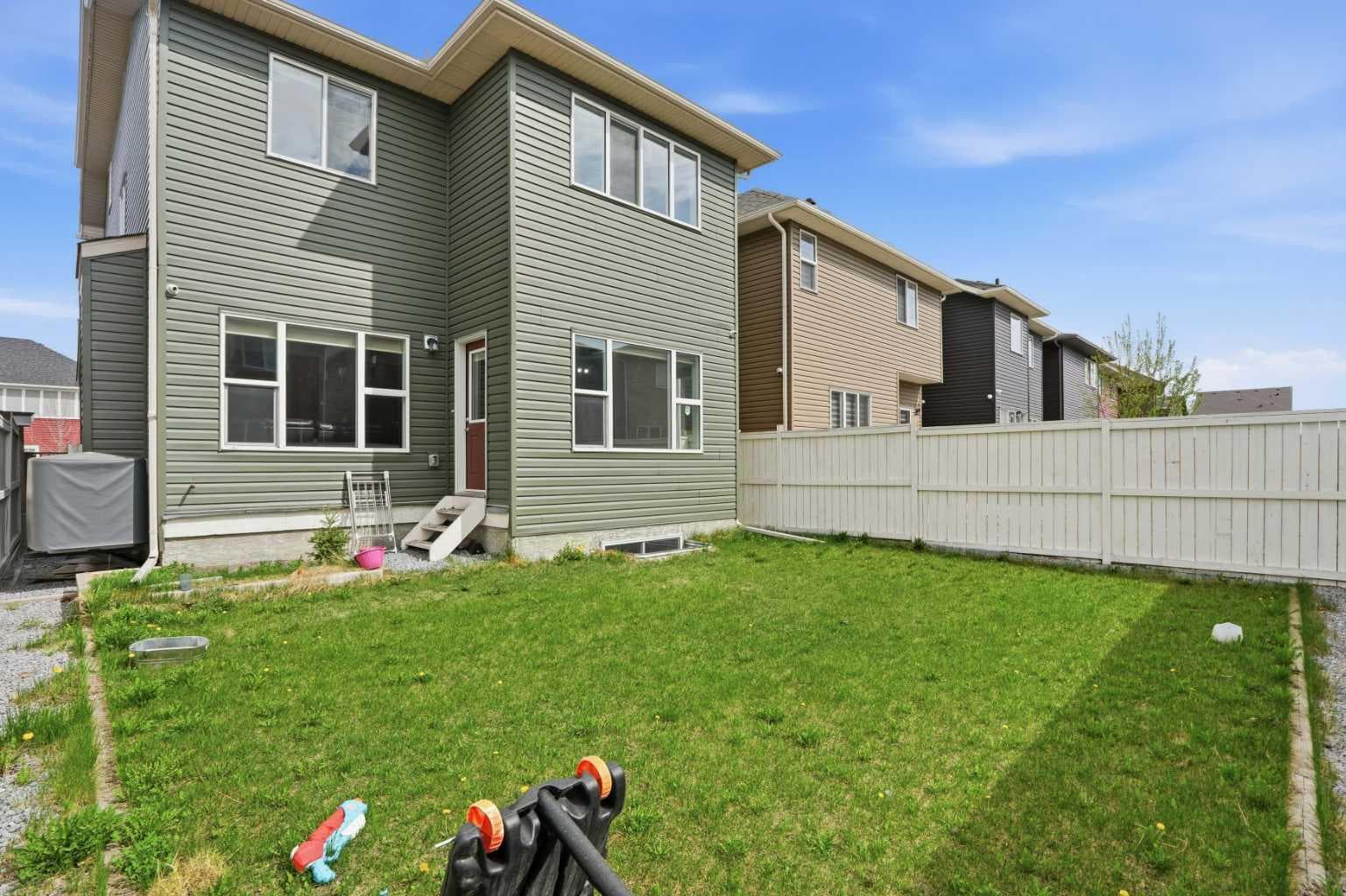 93 Saddlestone Place NE
