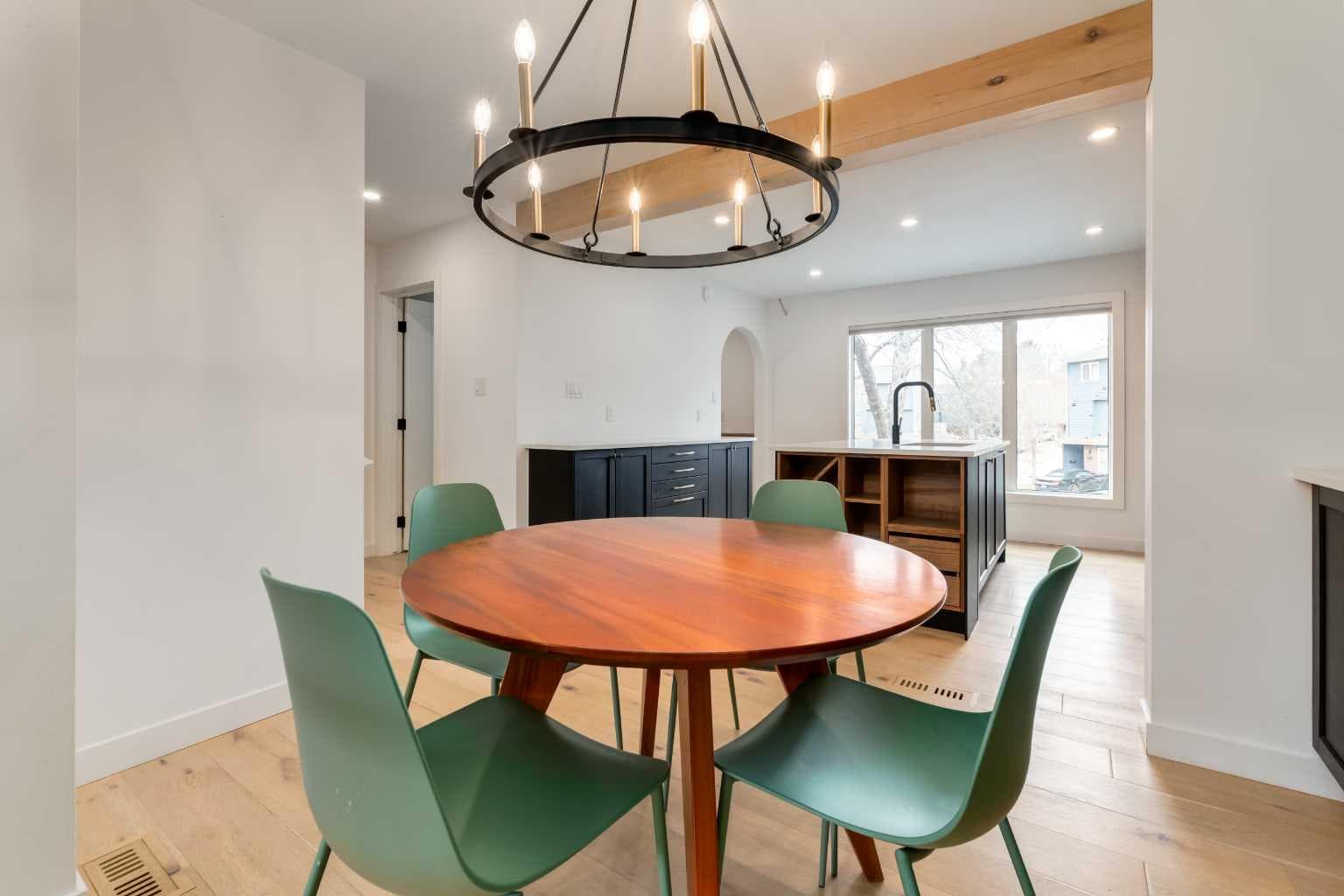 256 Point Mckay Terrace NW