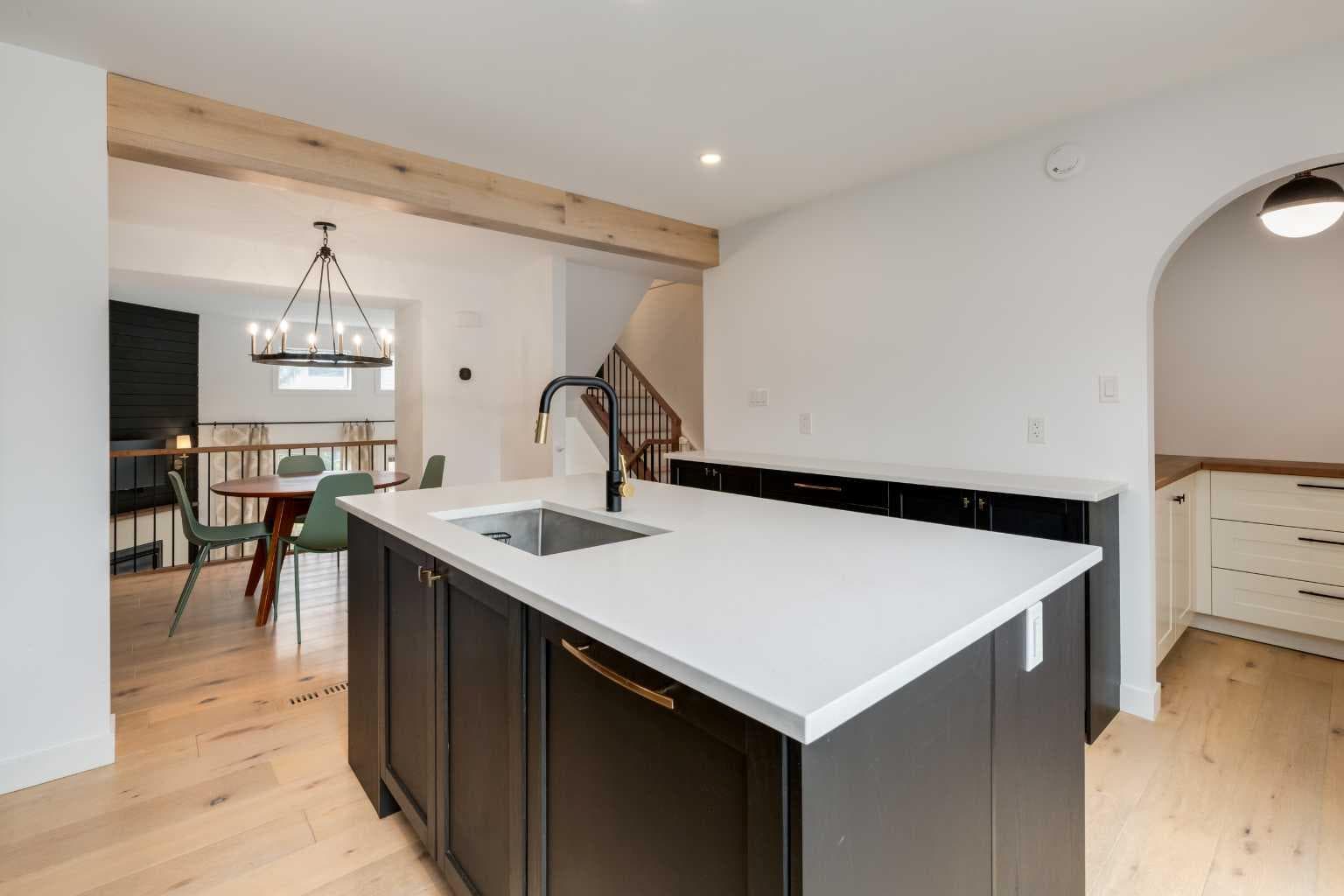 256 Point Mckay Terrace NW