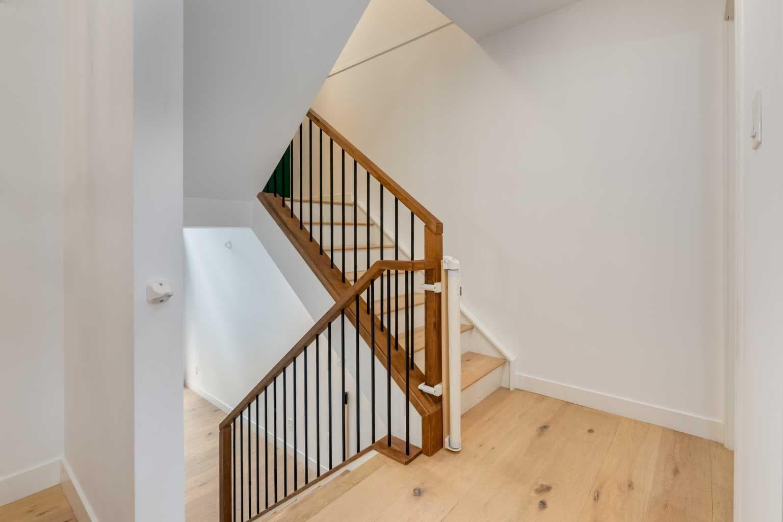 256 Point Mckay Terrace NW