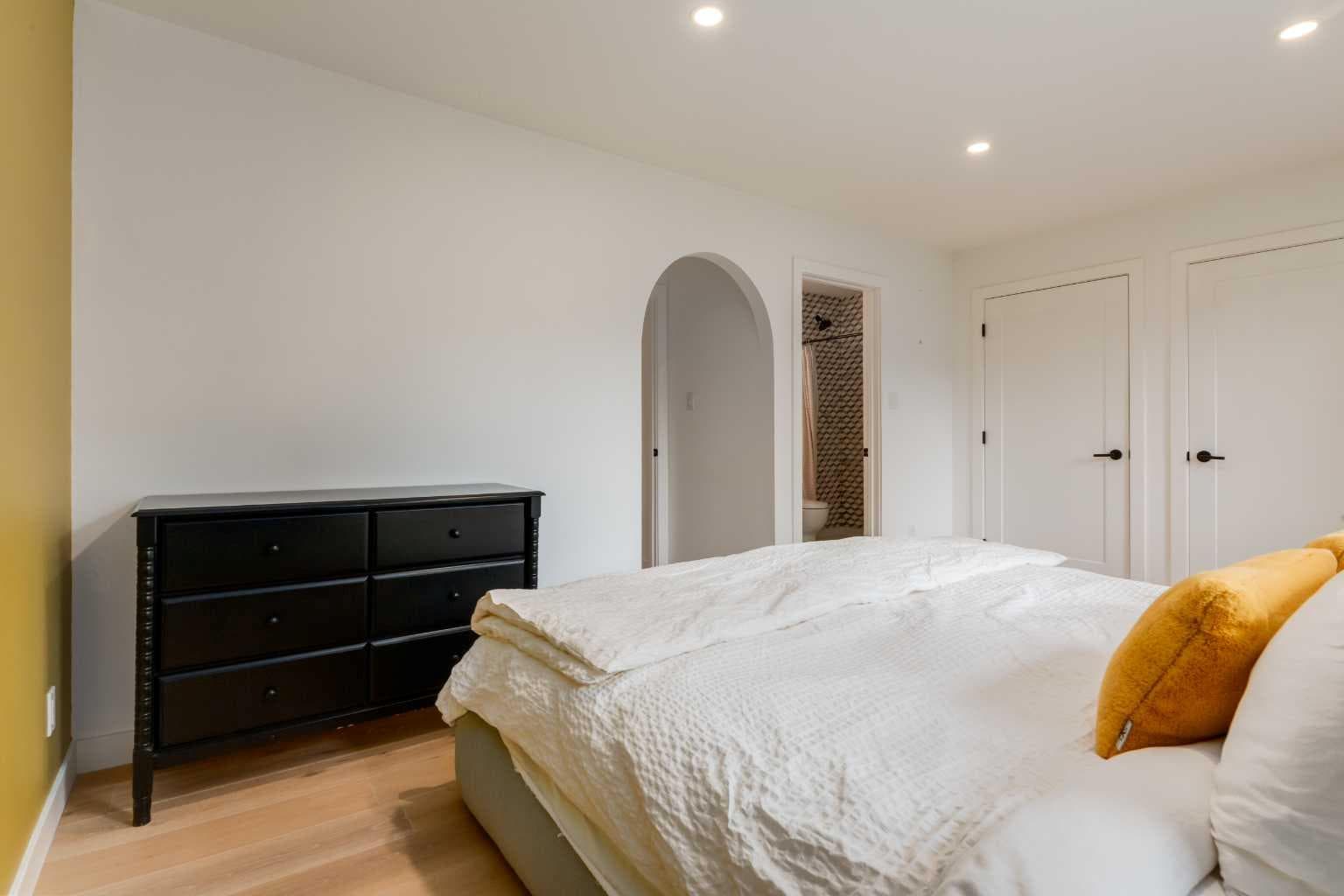256 Point Mckay Terrace NW
