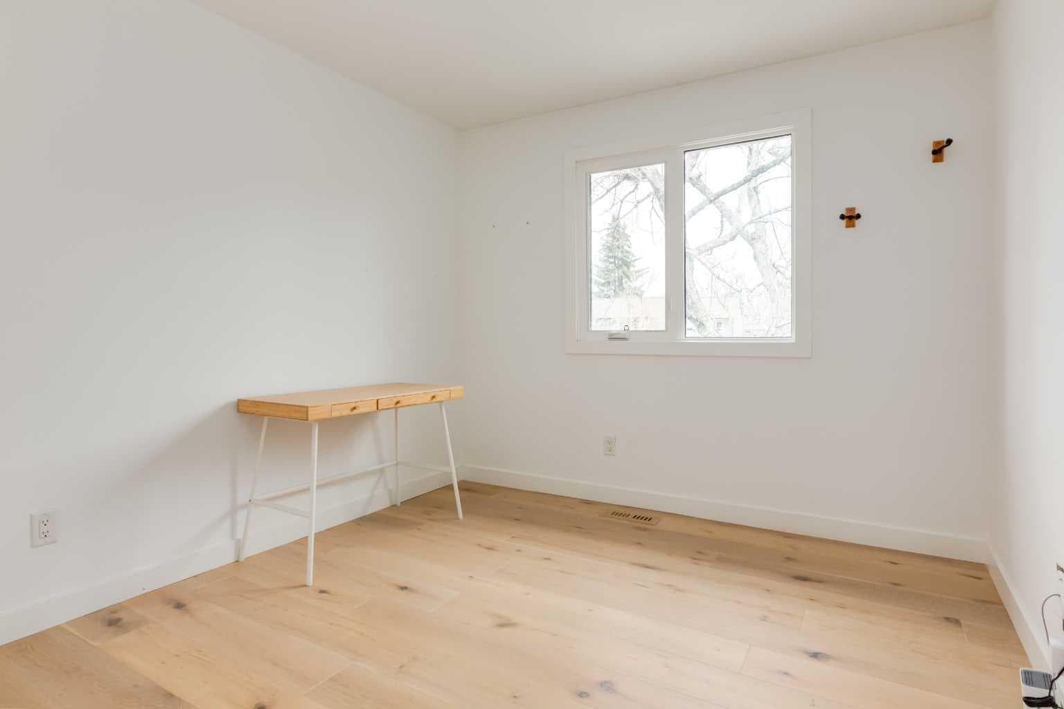 256 Point Mckay Terrace NW
