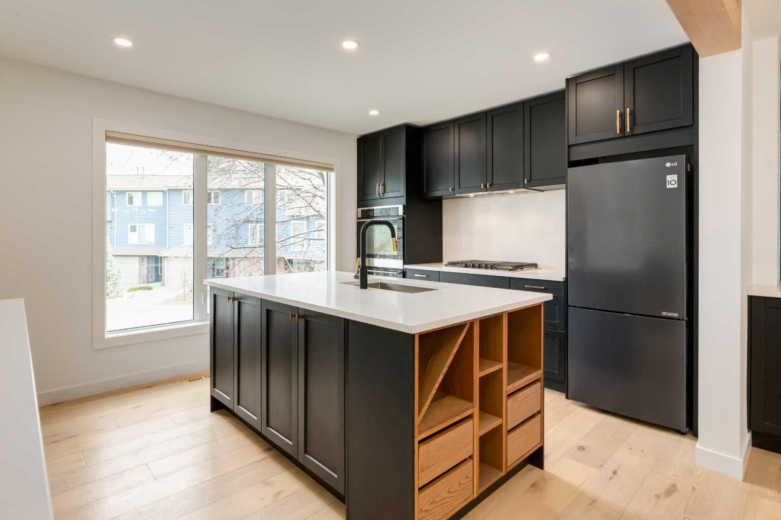 256 Point Mckay Terrace NW