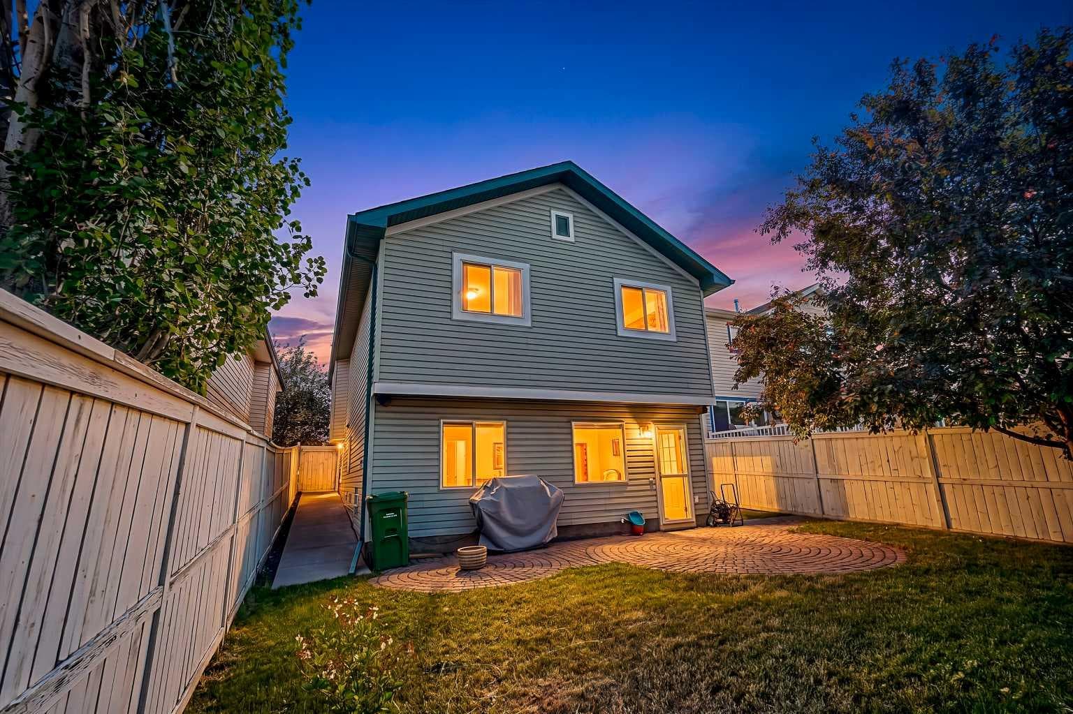 236 Covepark Close NE
