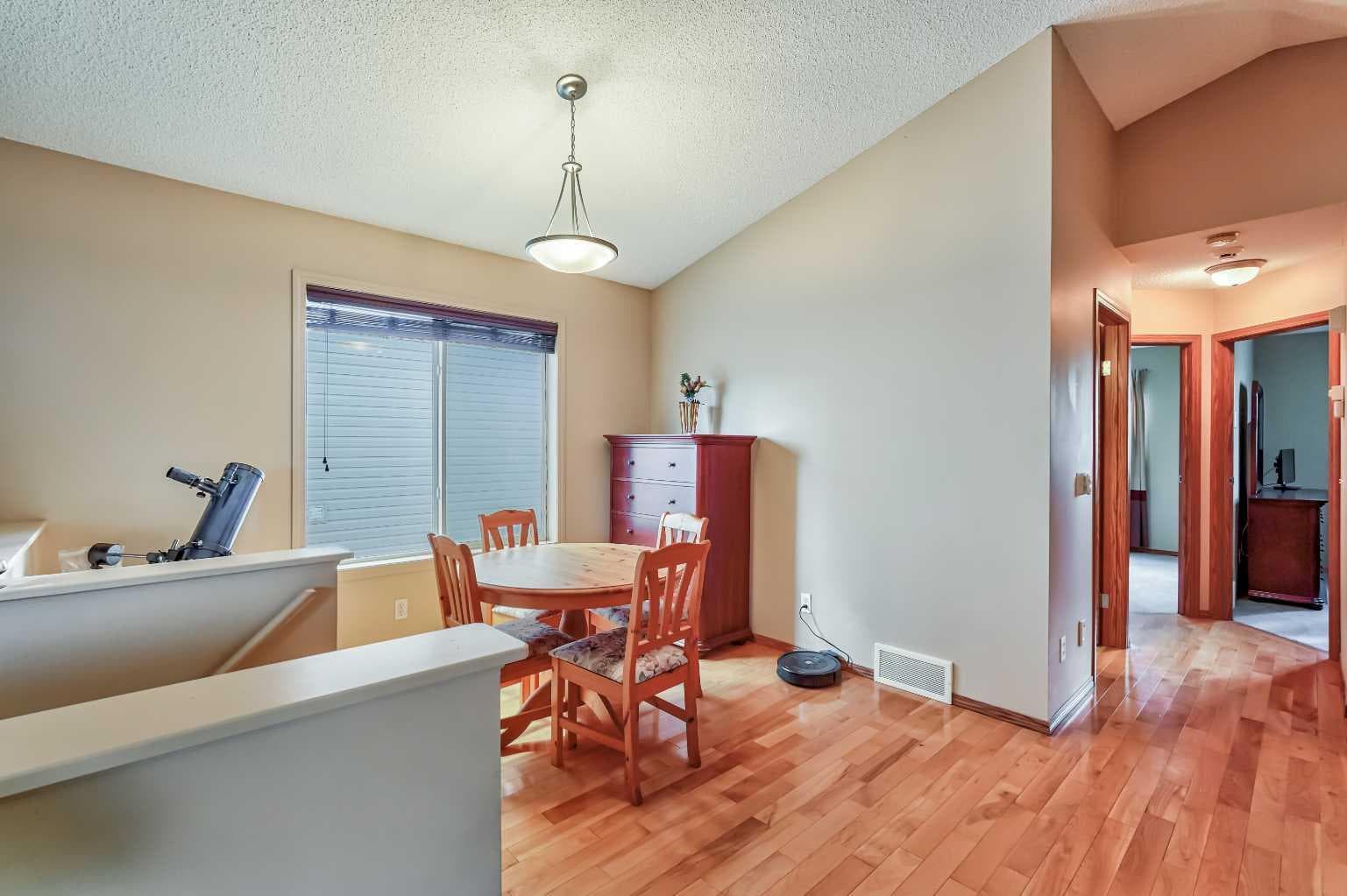 236 Covepark Close NE