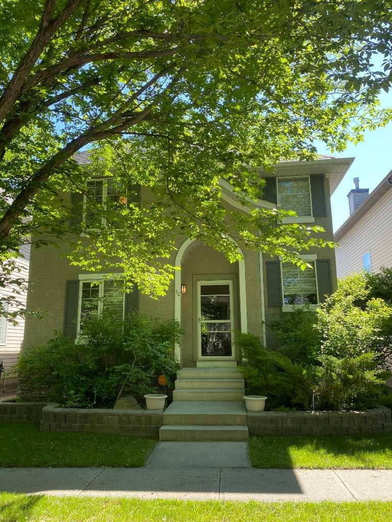 10 Elgin Drive SE