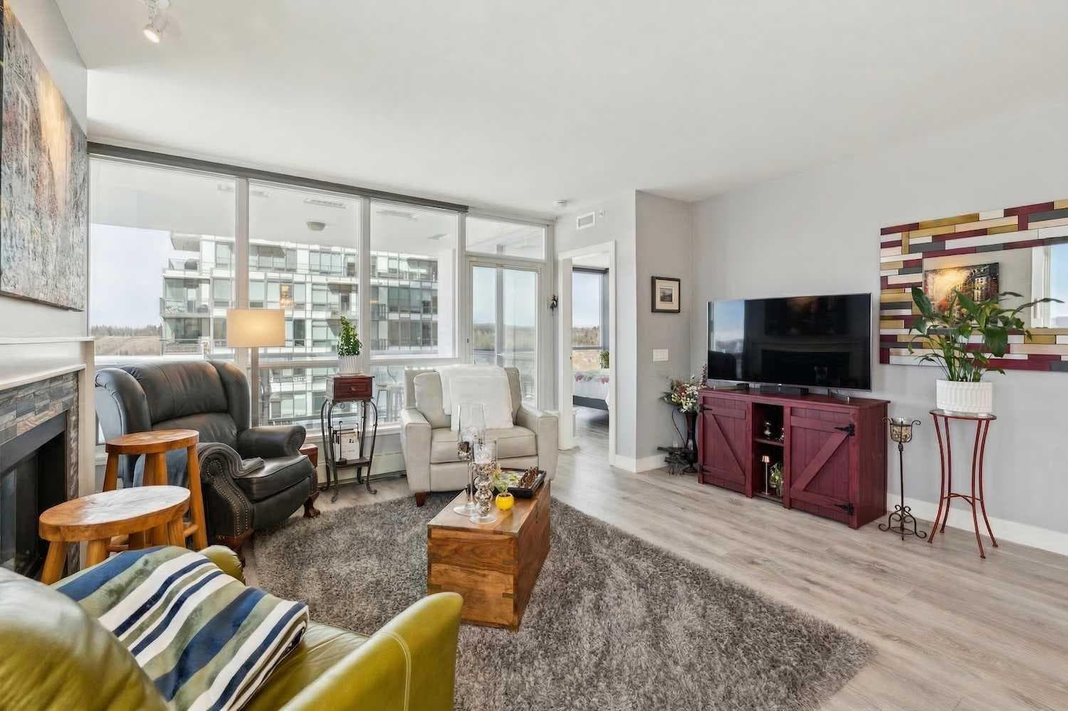 1321, 222 Riverfront Avenue SW