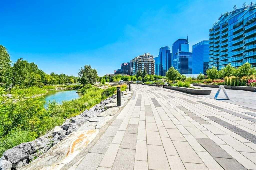 1321, 222 Riverfront Avenue SW