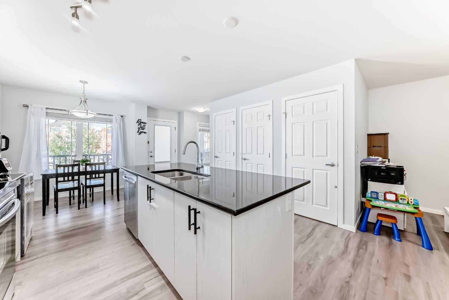 181 Yorkville Boulevard SW