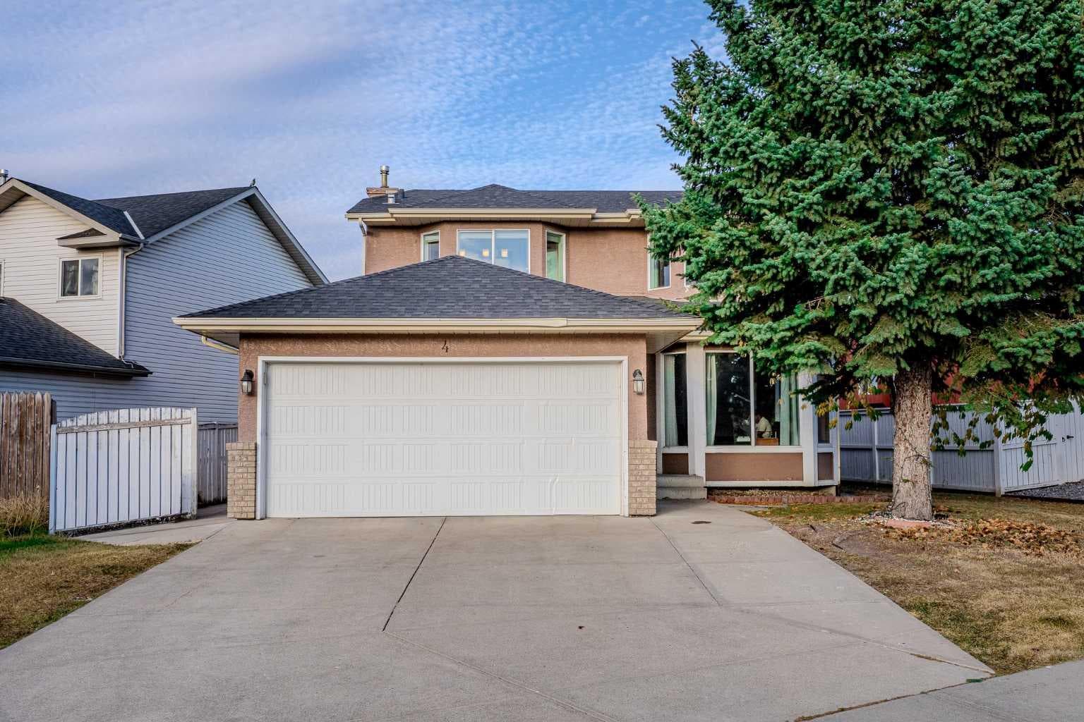 4 Del Ray Crescent NE