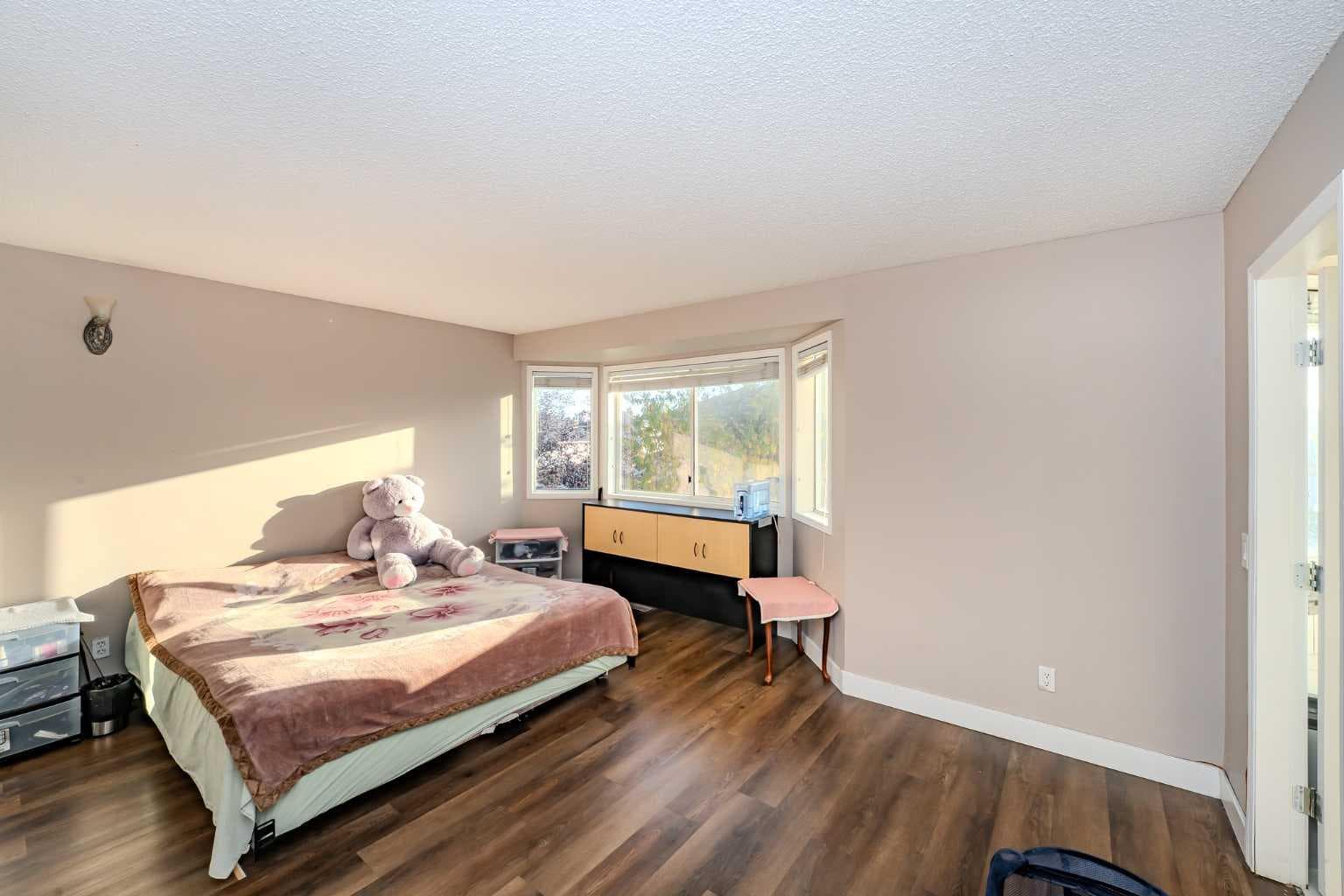 4 Del Ray Crescent NE