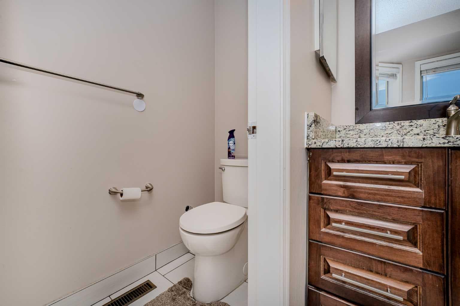 4 Del Ray Crescent NE