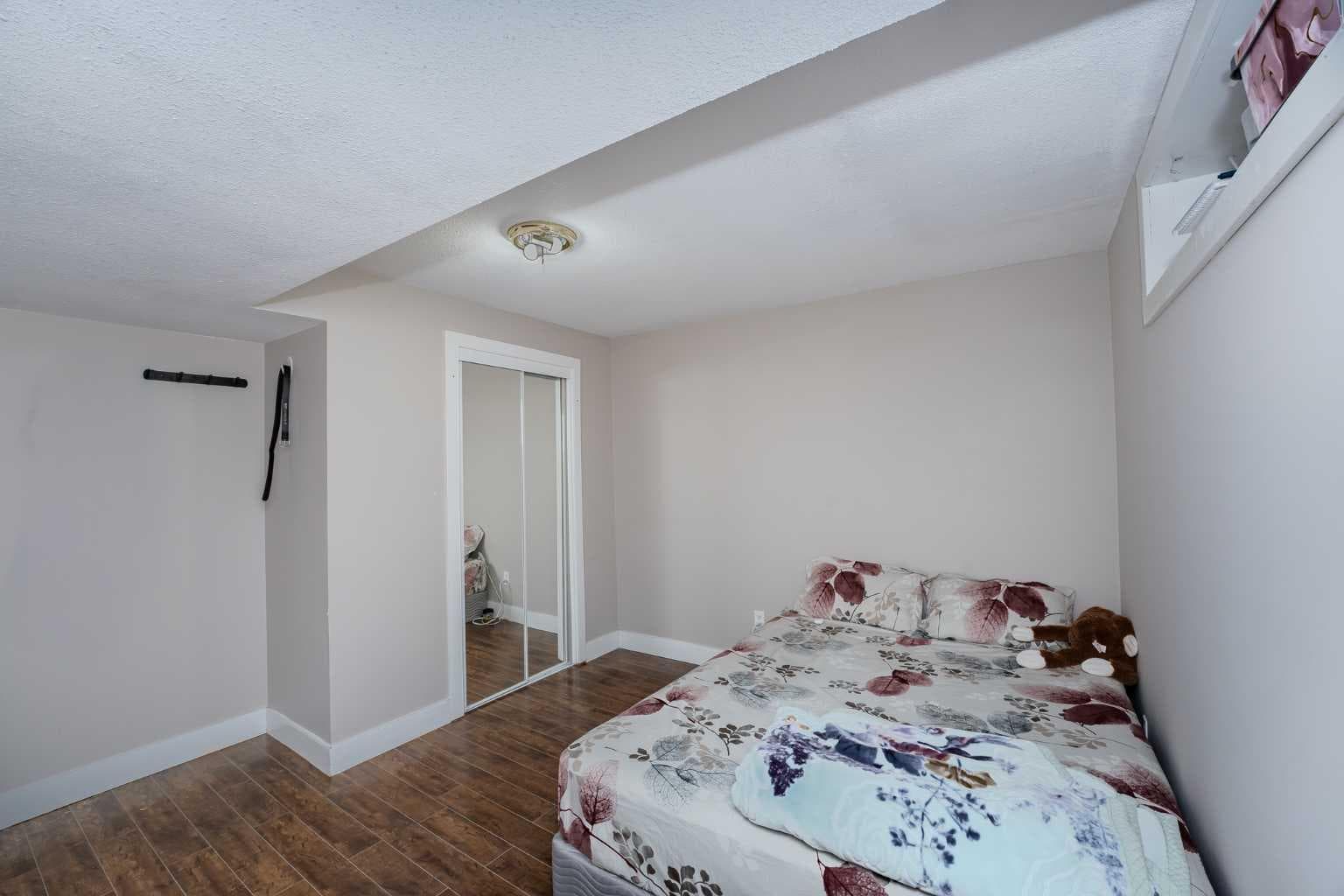 4 Del Ray Crescent NE