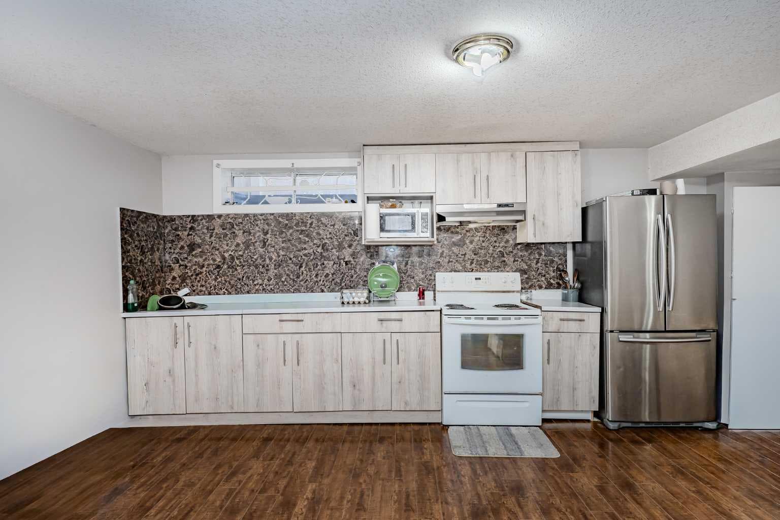4 Del Ray Crescent NE
