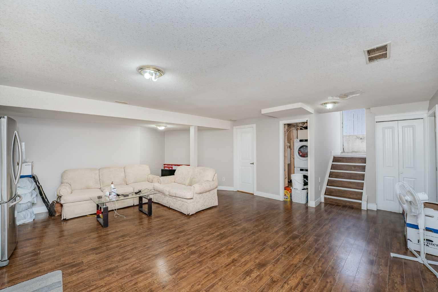 4 Del Ray Crescent NE