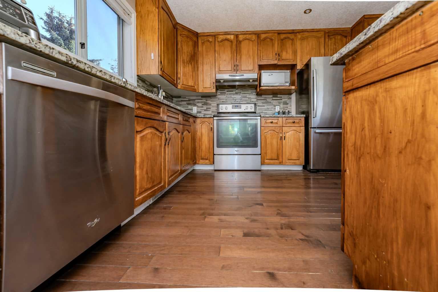 4 Del Ray Crescent NE
