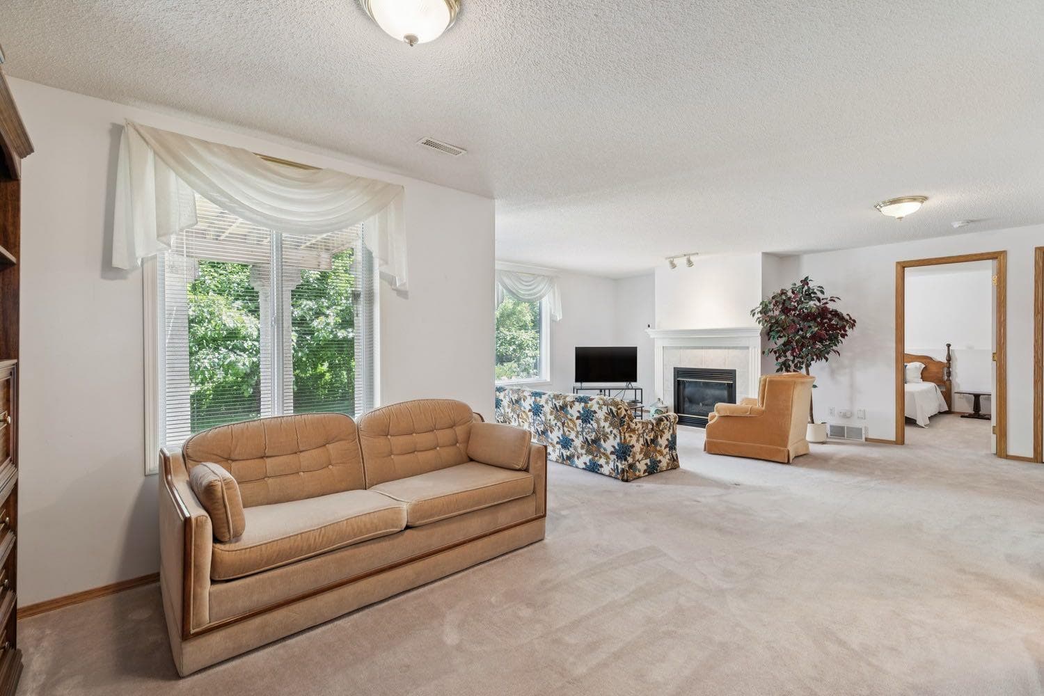 614 Sierra Madre Court SW
