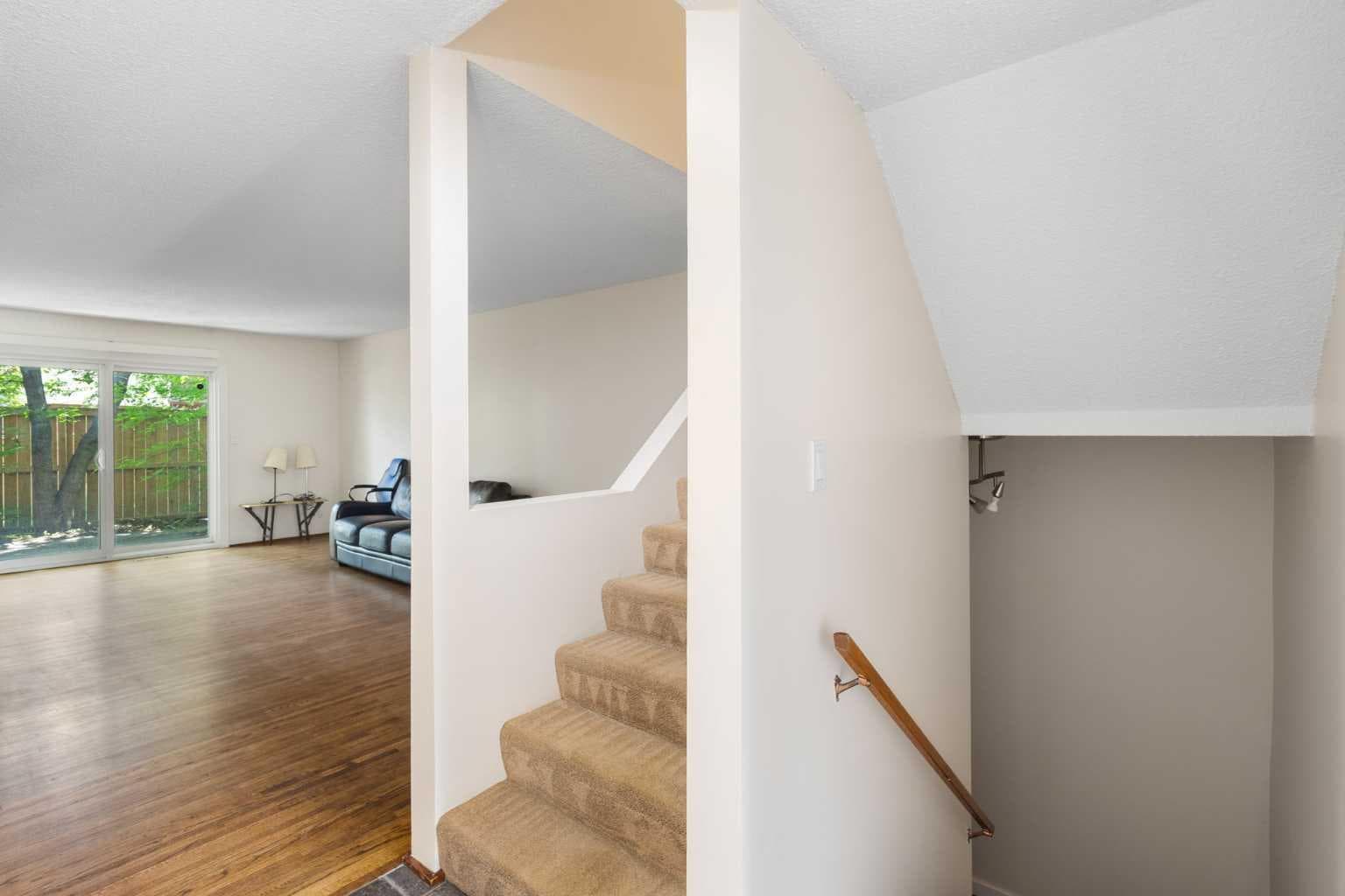 303, 1305 Glenmore Trail SW