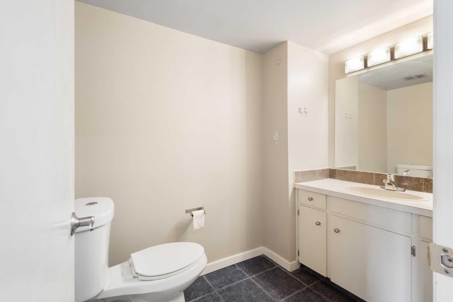 303, 1305 Glenmore Trail SW