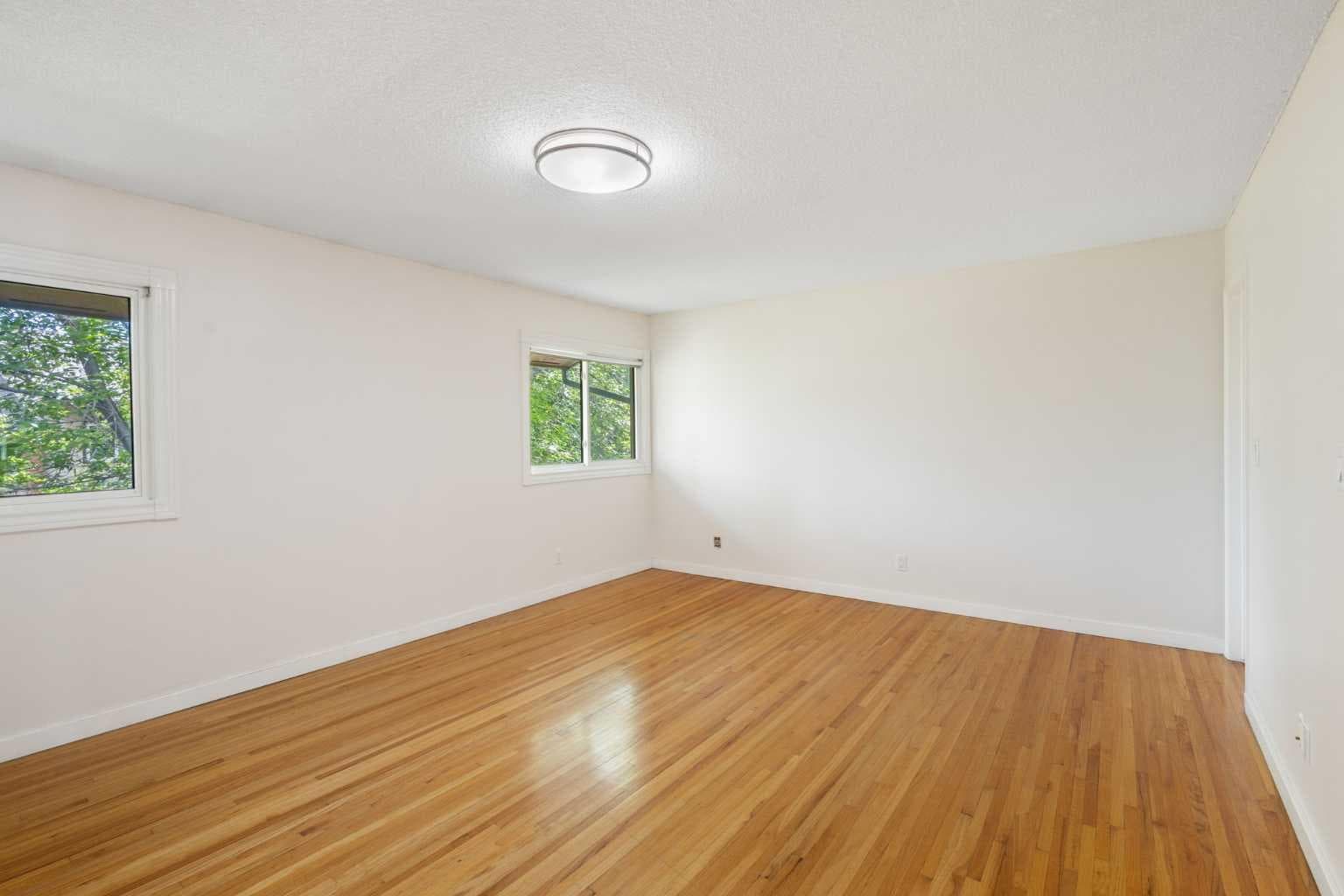 303, 1305 Glenmore Trail SW