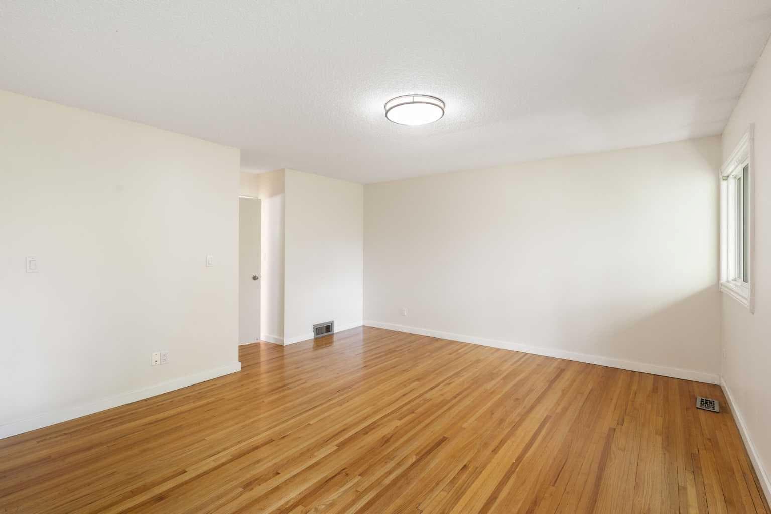 303, 1305 Glenmore Trail SW