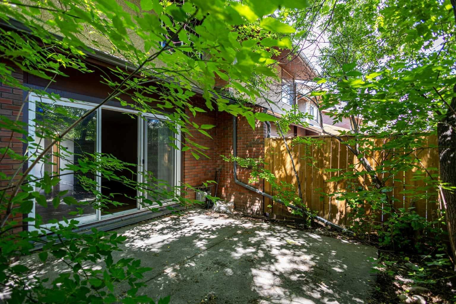 303, 1305 Glenmore Trail SW