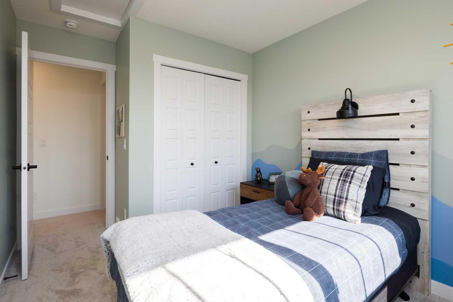 150 Wild Rose Way SE