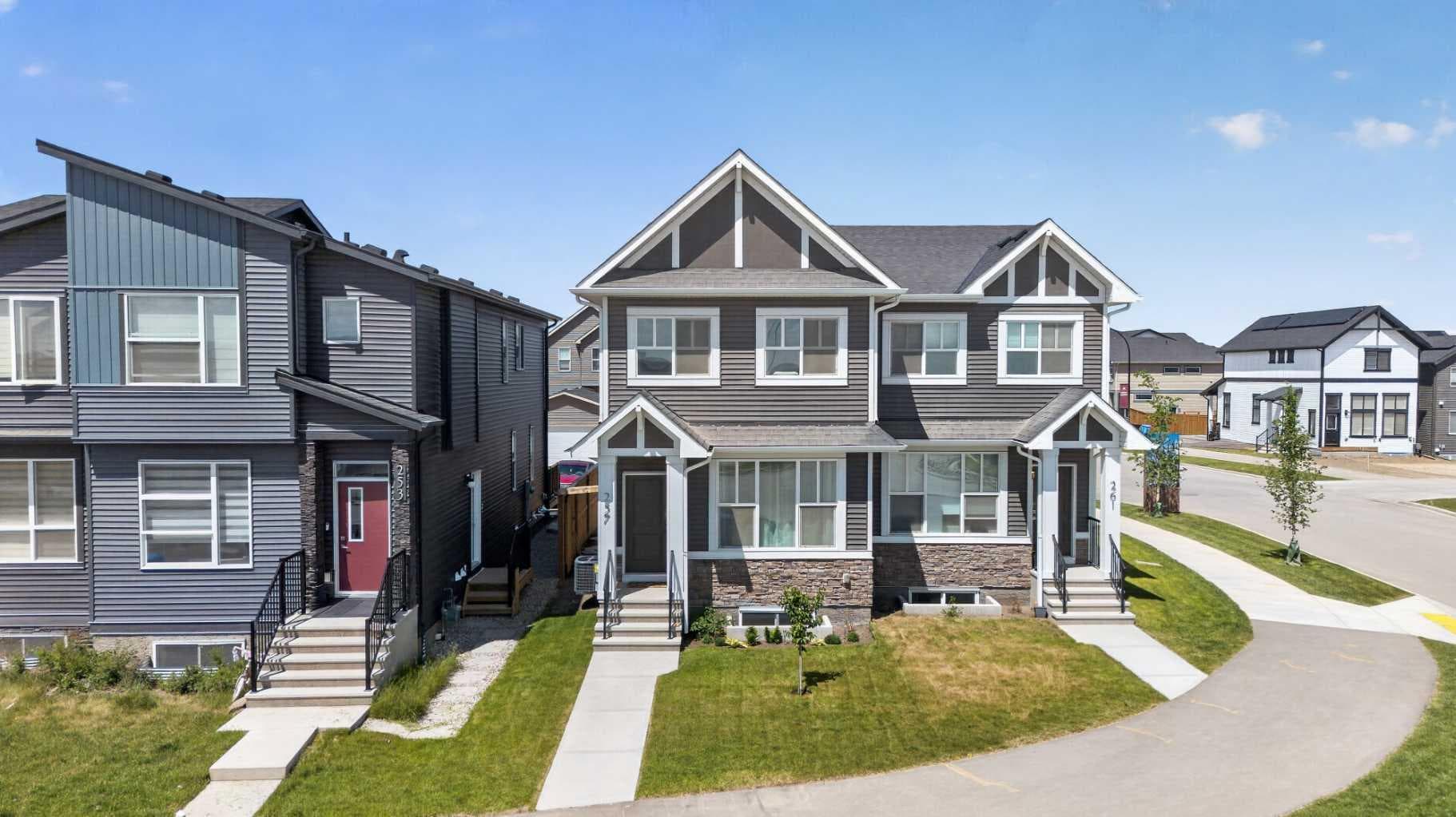 257 Edith Green NW