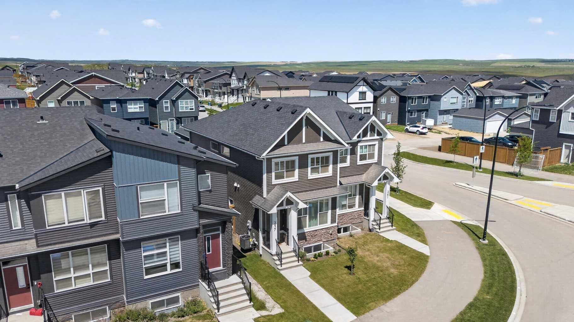 257 Edith Green NW