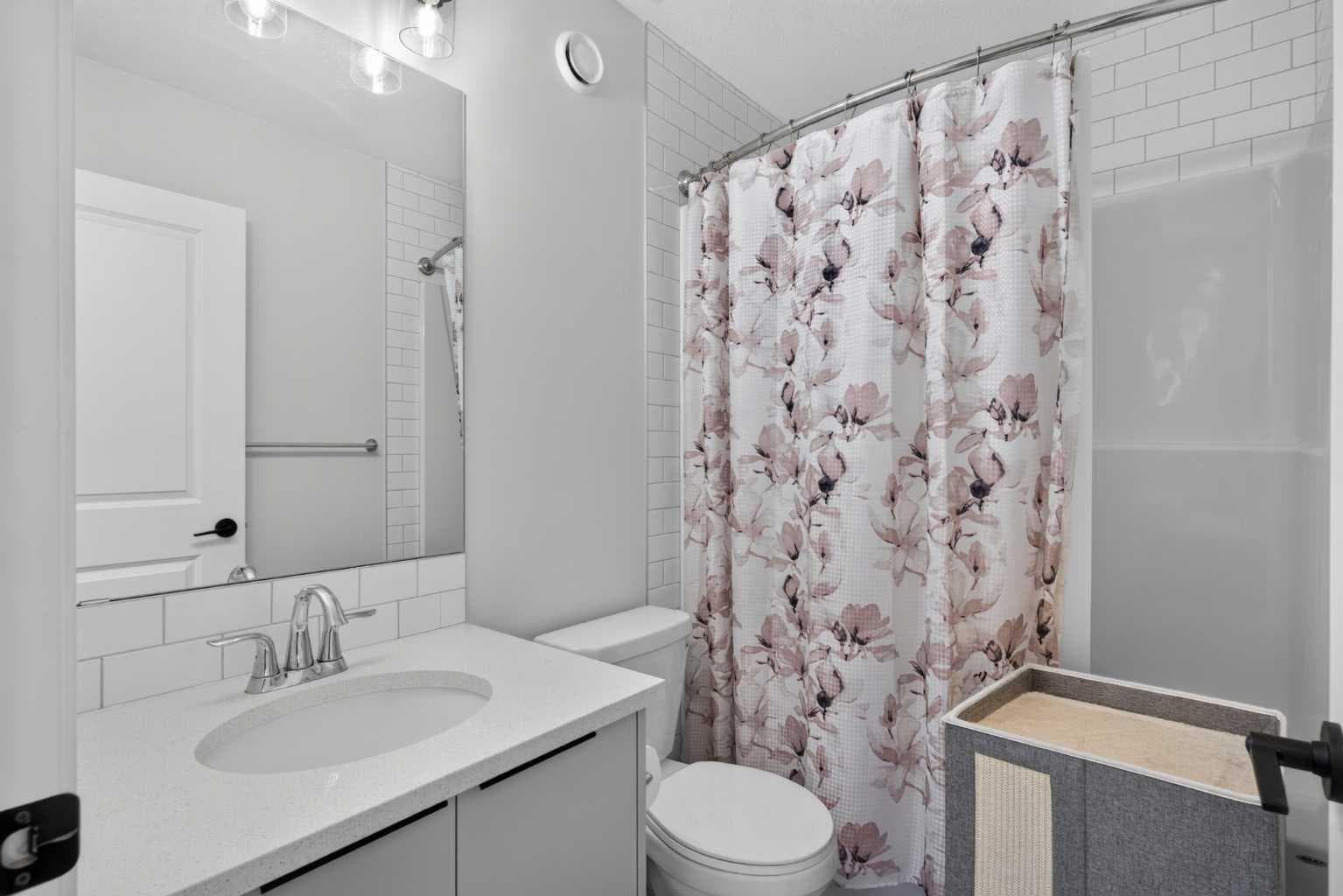 257 Edith Green NW