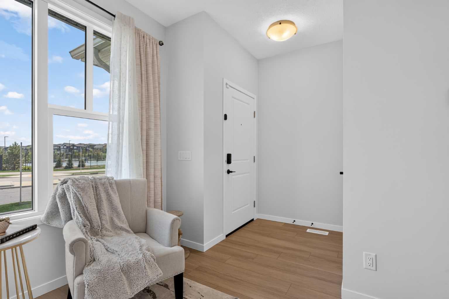 257 Edith Green NW