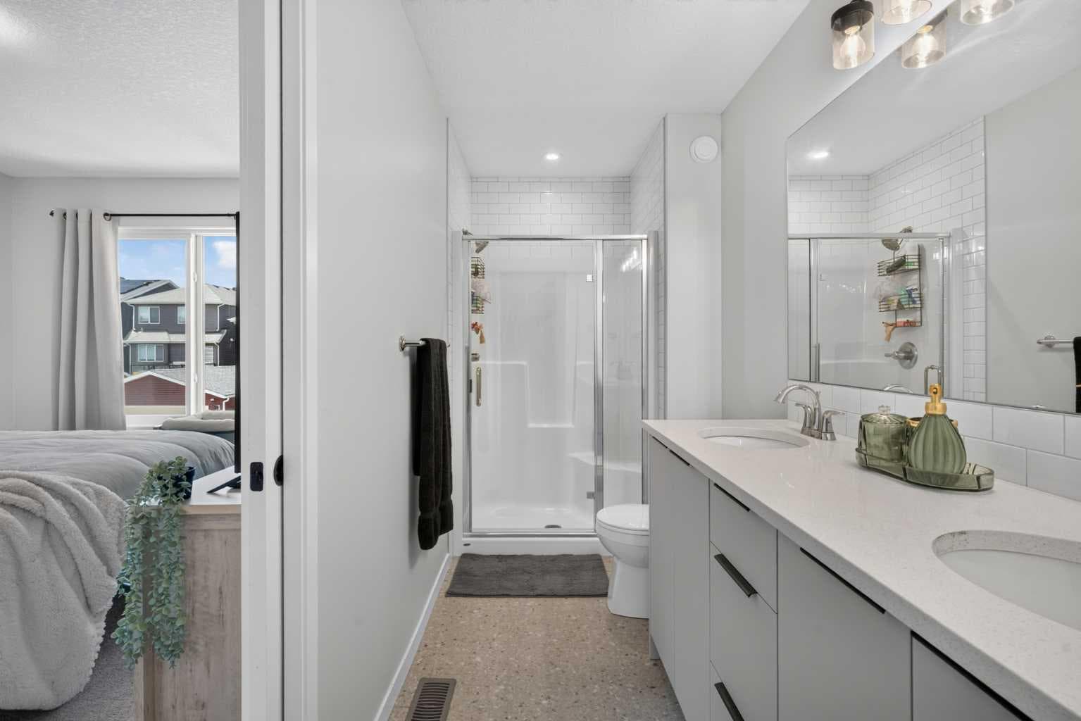257 Edith Green NW