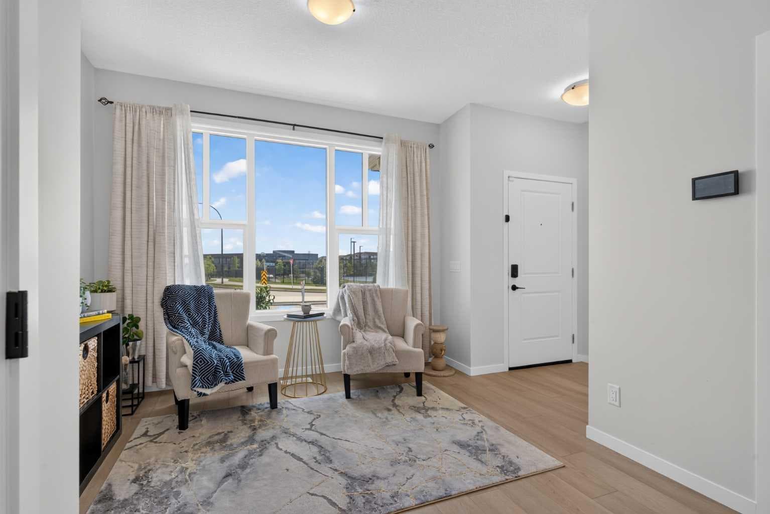 257 Edith Green NW