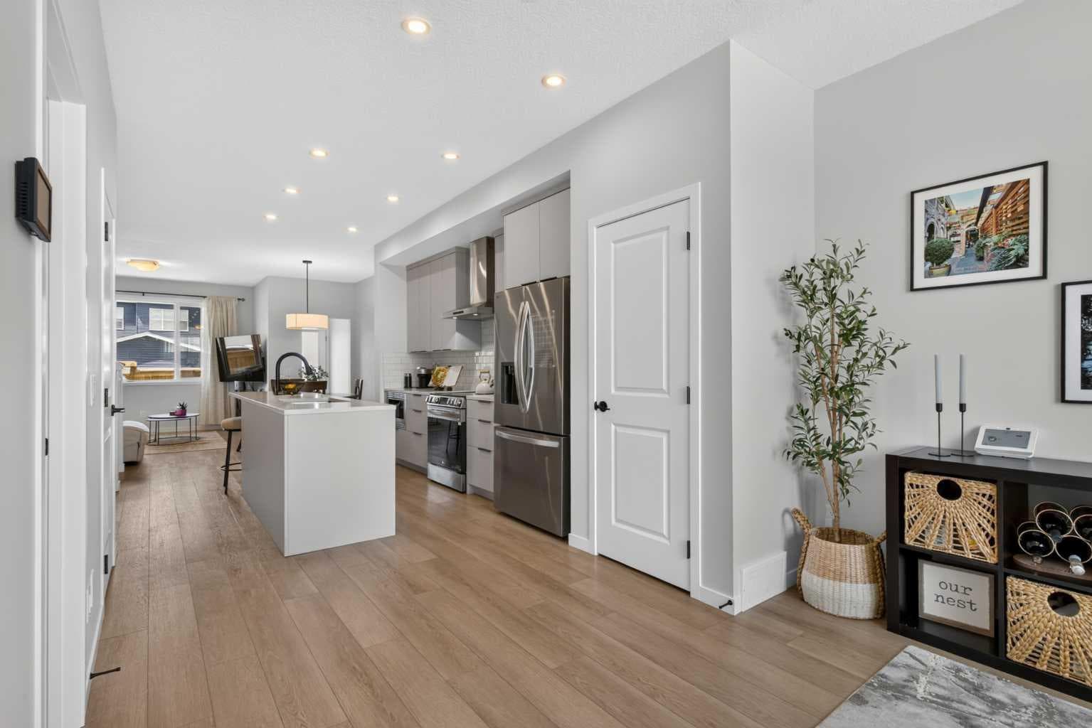 257 Edith Green NW