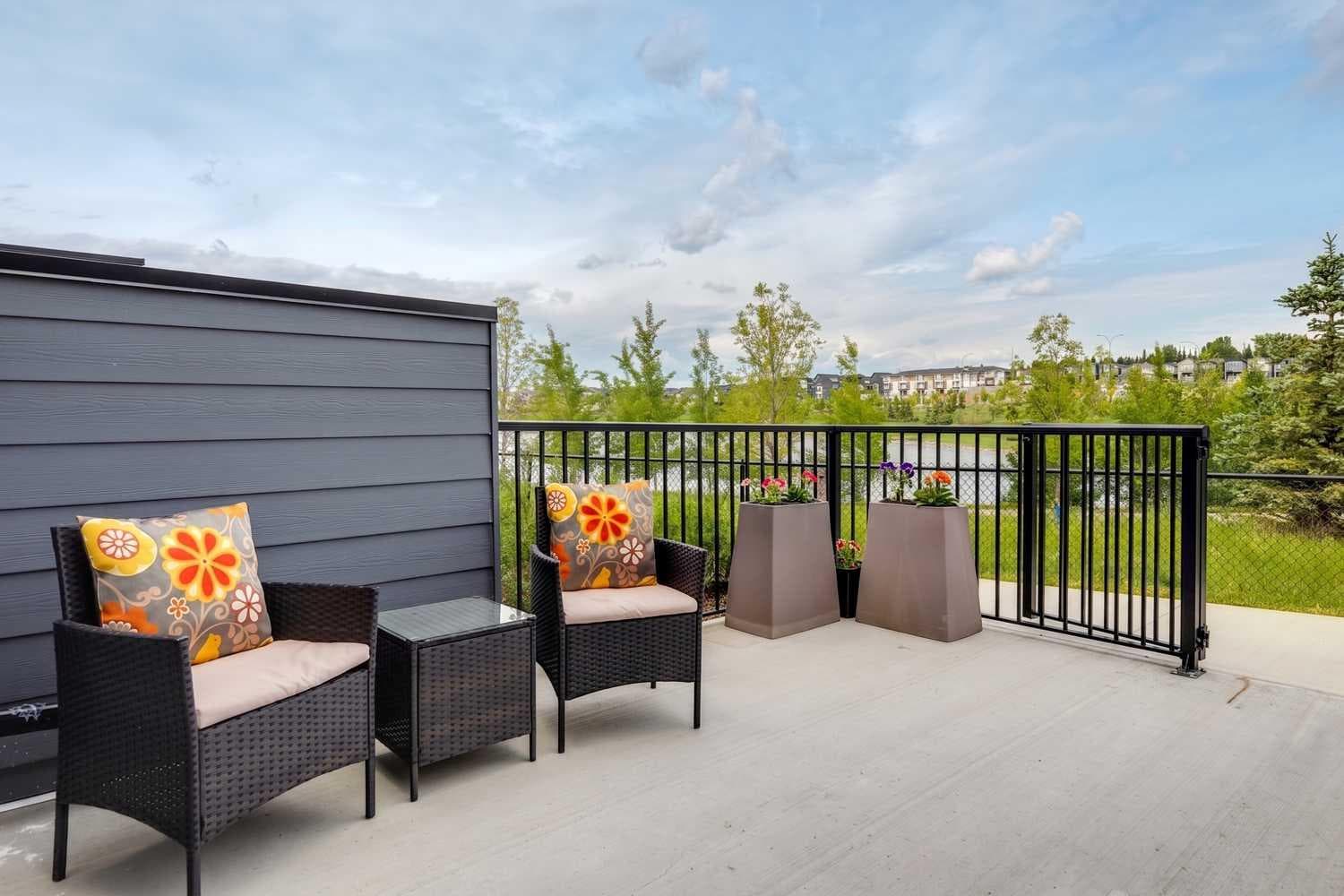 412, 260 Rowley Way NW