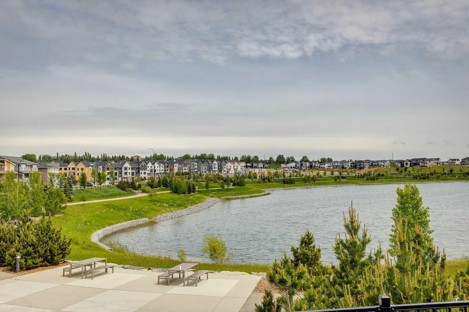 412, 260 Rowley Way NW