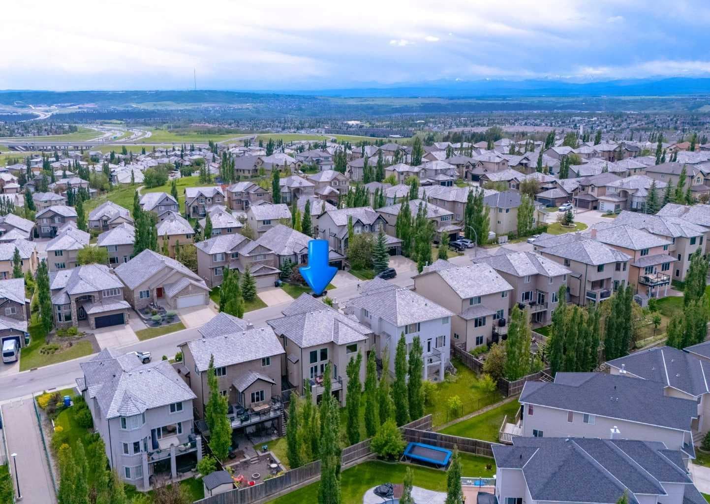 98 Royal Ridge Mount NW